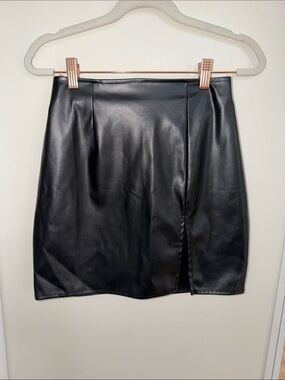 Windsor Black Faux Leather Mini Skirt with Front Slit | S